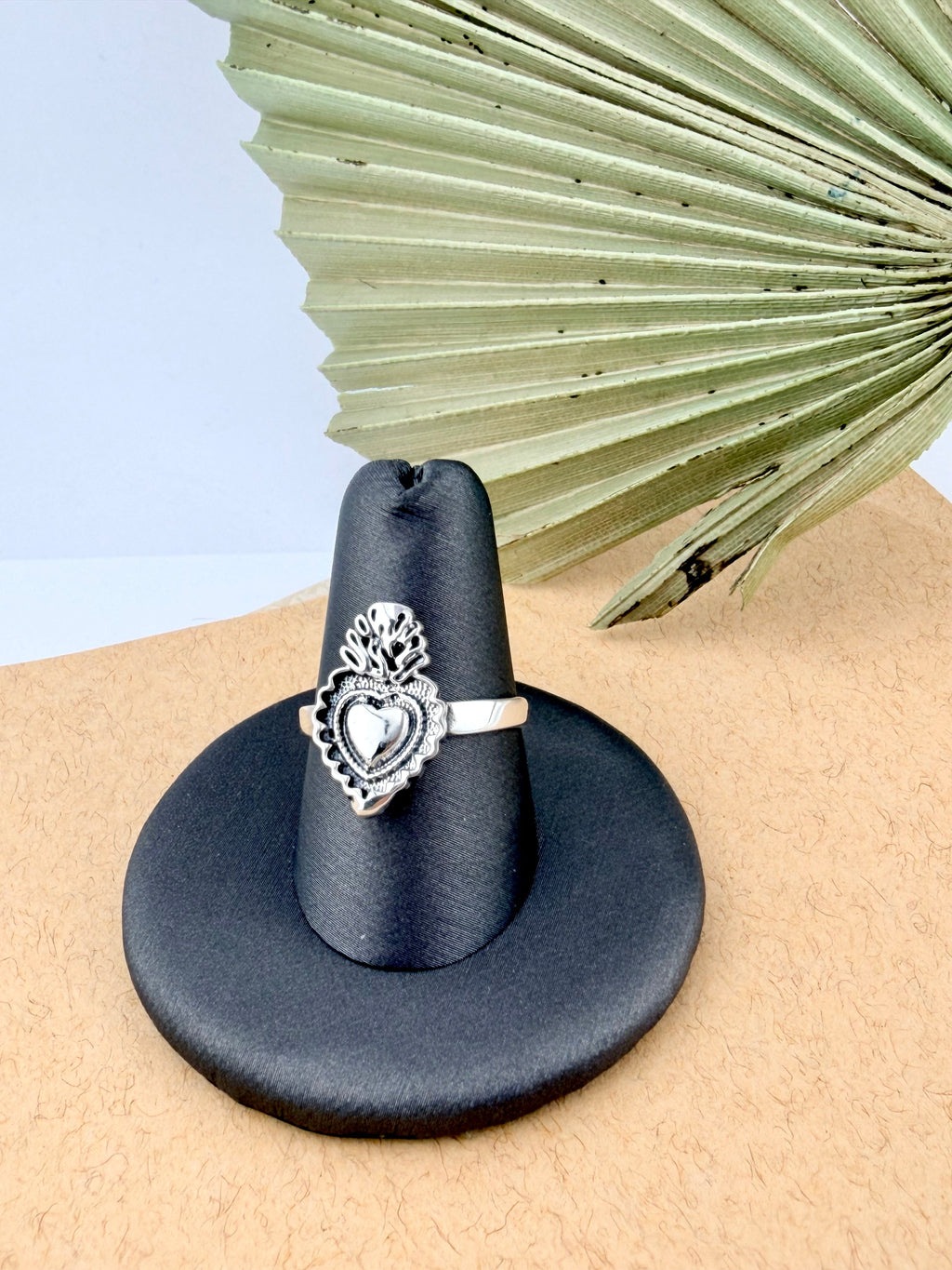 Sterling silver 925 sacred heart ring | Anillo de plata mexicana 925 sagrado corazón de Jesús