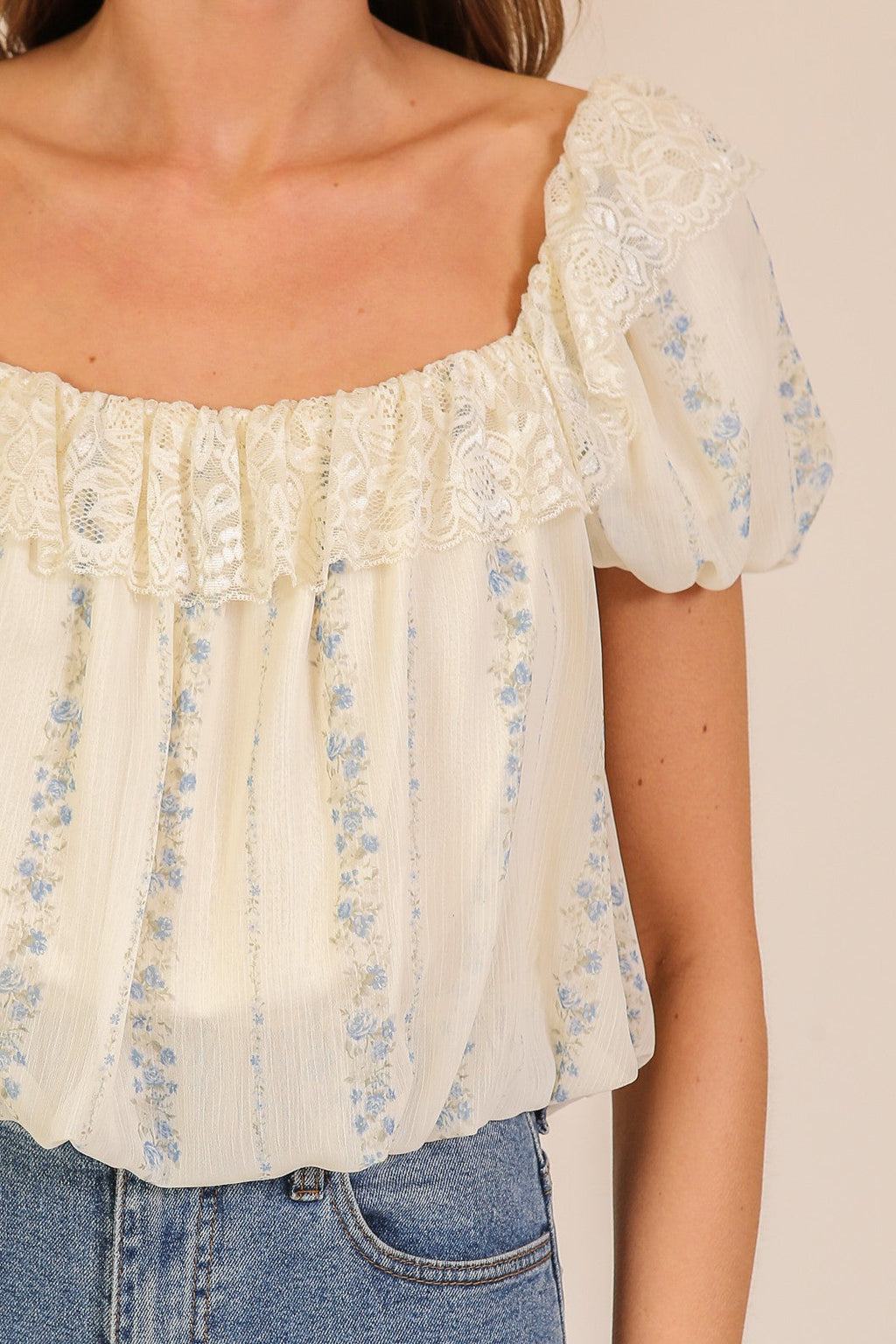 Lace Trim Floral Puff Sleeve Blouse