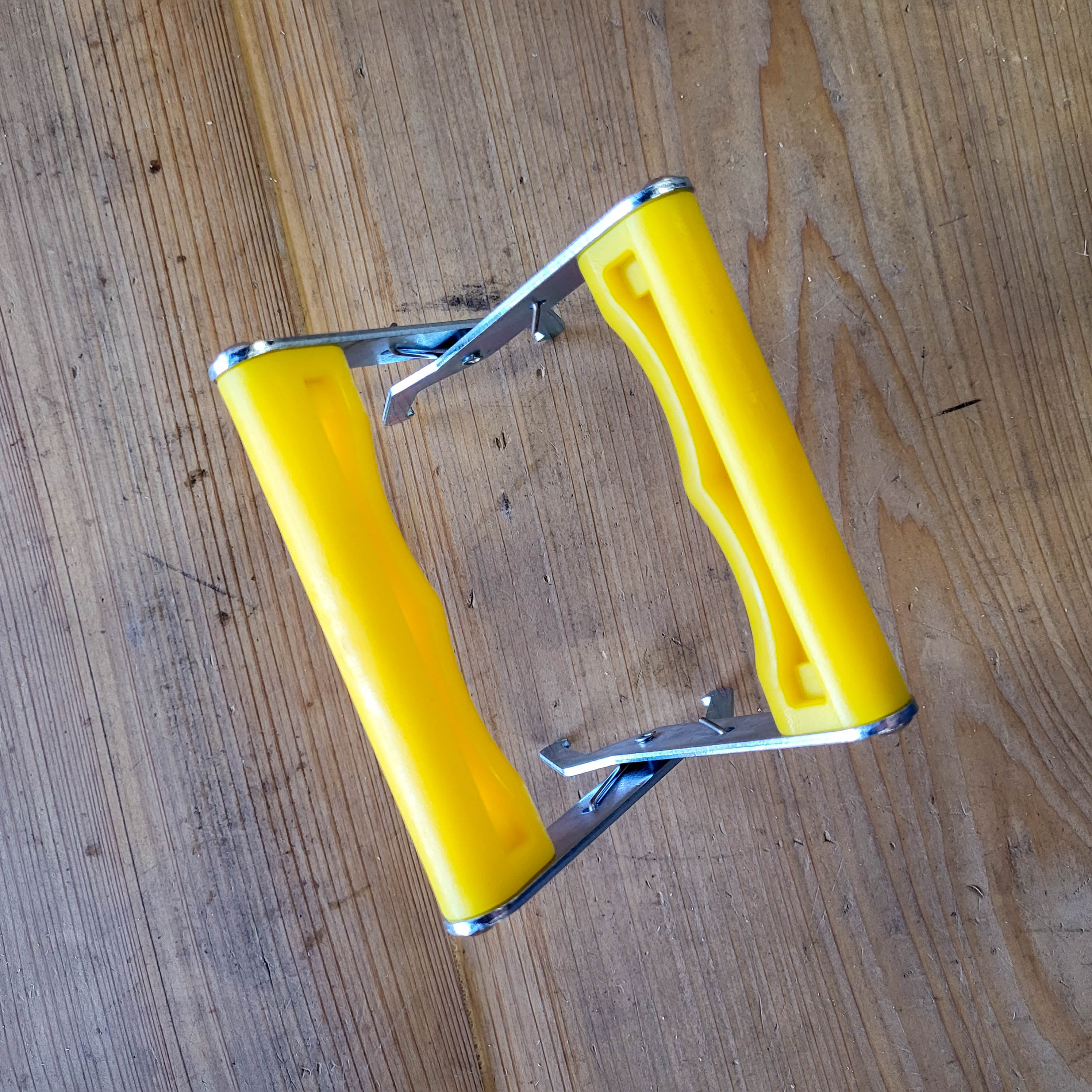 Metal Frame Grip with Plastic Handle
