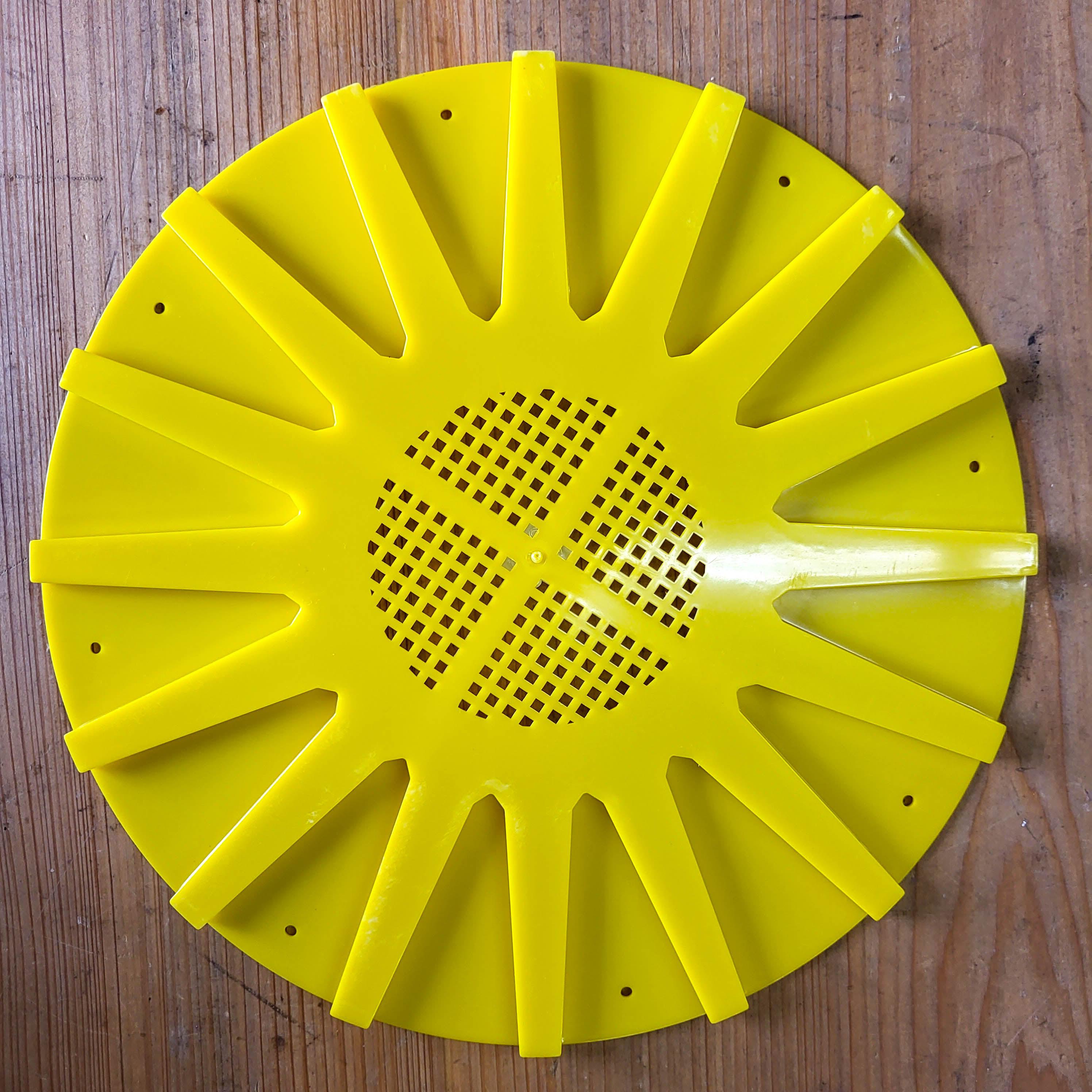 Plastic Round 16 Way Bee Escape